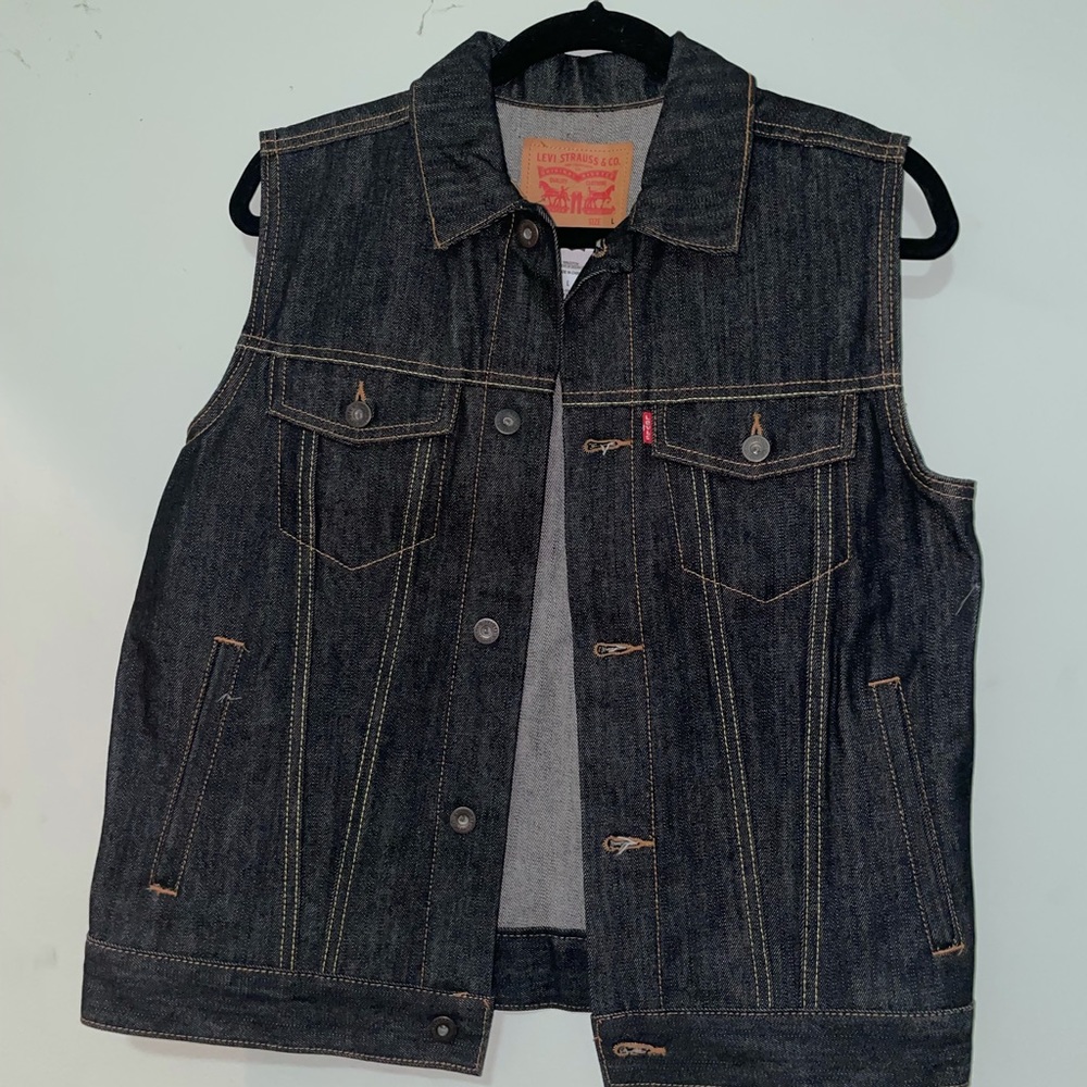 Levi’s Dark Wash Denim Vest Size Large